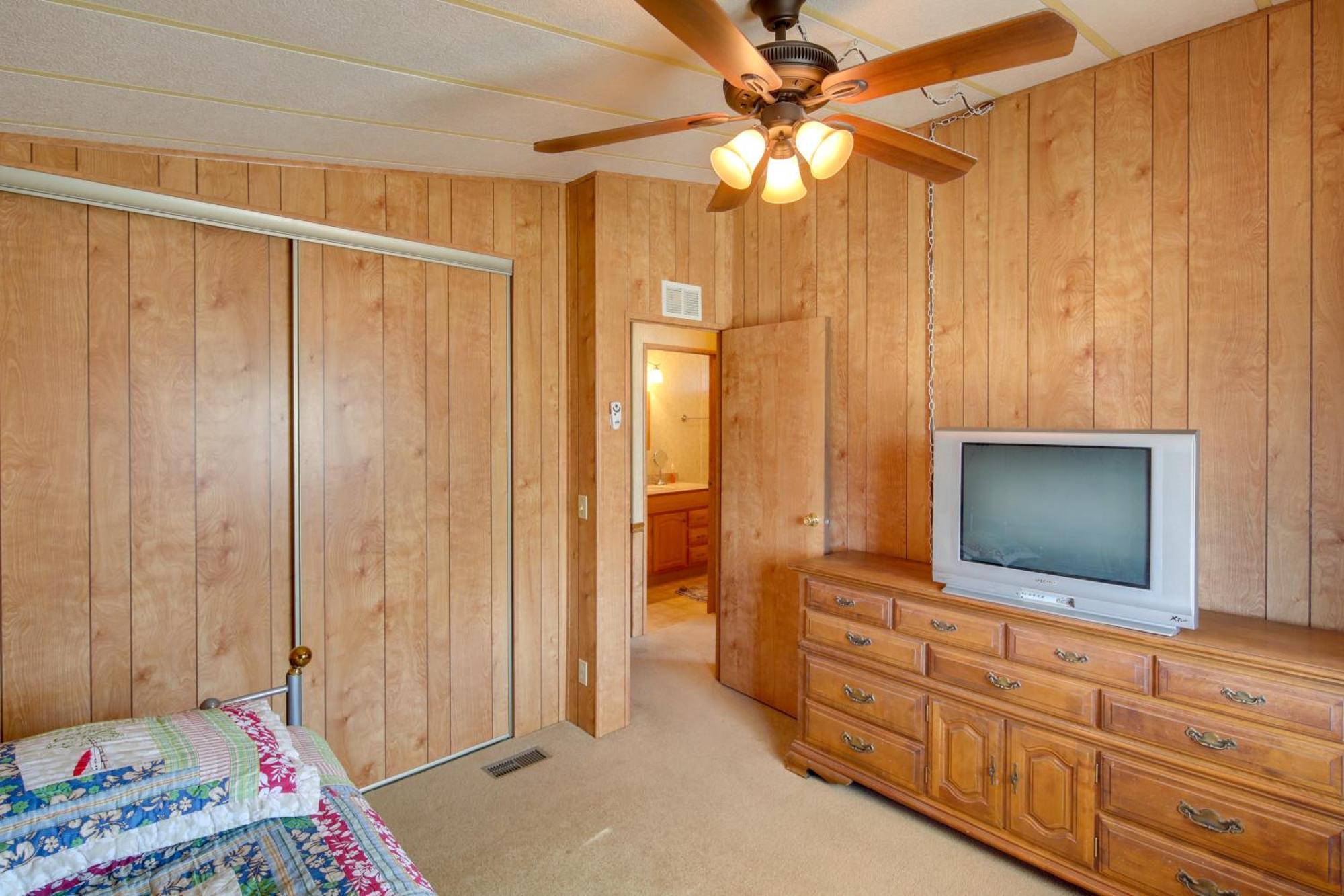 Bullhead City Home With Fire Pit - Walk To Co River! Exterior photo