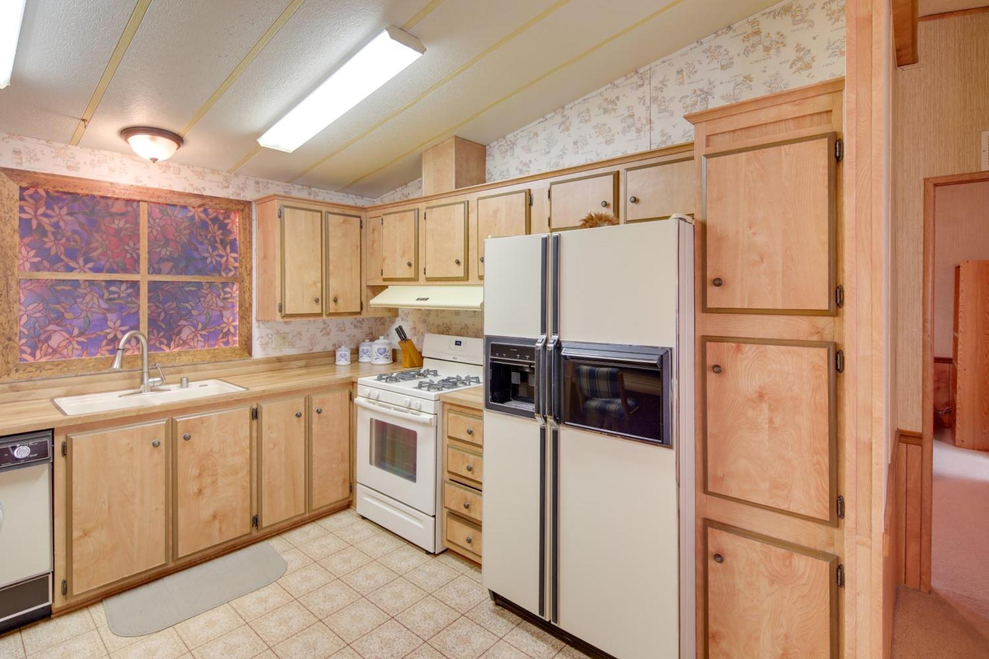 Bullhead City Home With Fire Pit - Walk To Co River! Exterior photo